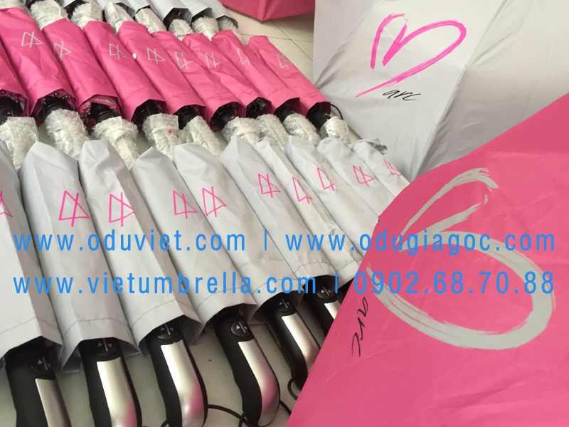xưởng sản xuất ô dù cầm tay in logo quảng cáo
